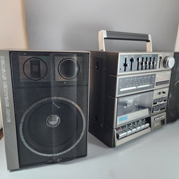 Sanyo Boombox Portable Mini Component System C15 - Good but Cassette Not Working - Picture 9 of 9